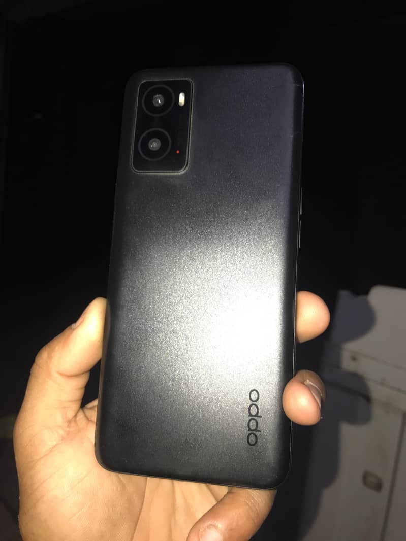 OPPO A76 1