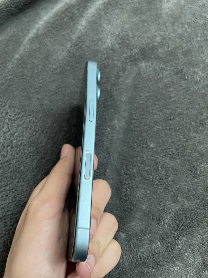 Apple iPhone 16 2