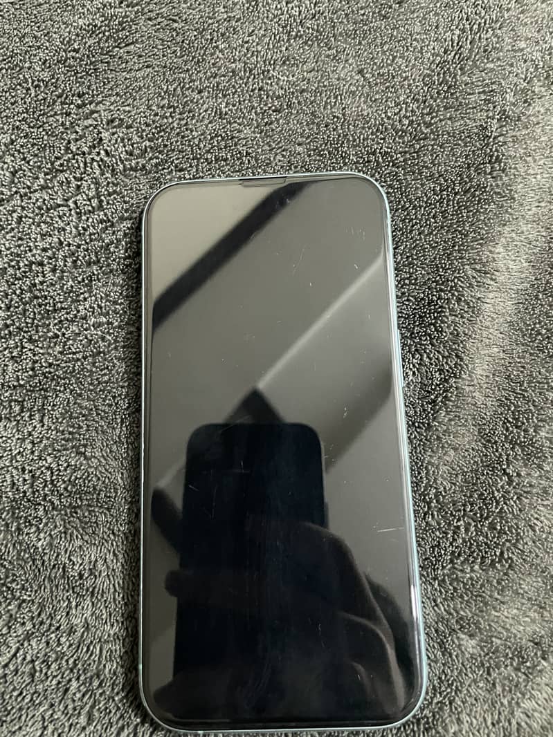 Apple iPhone 16 6