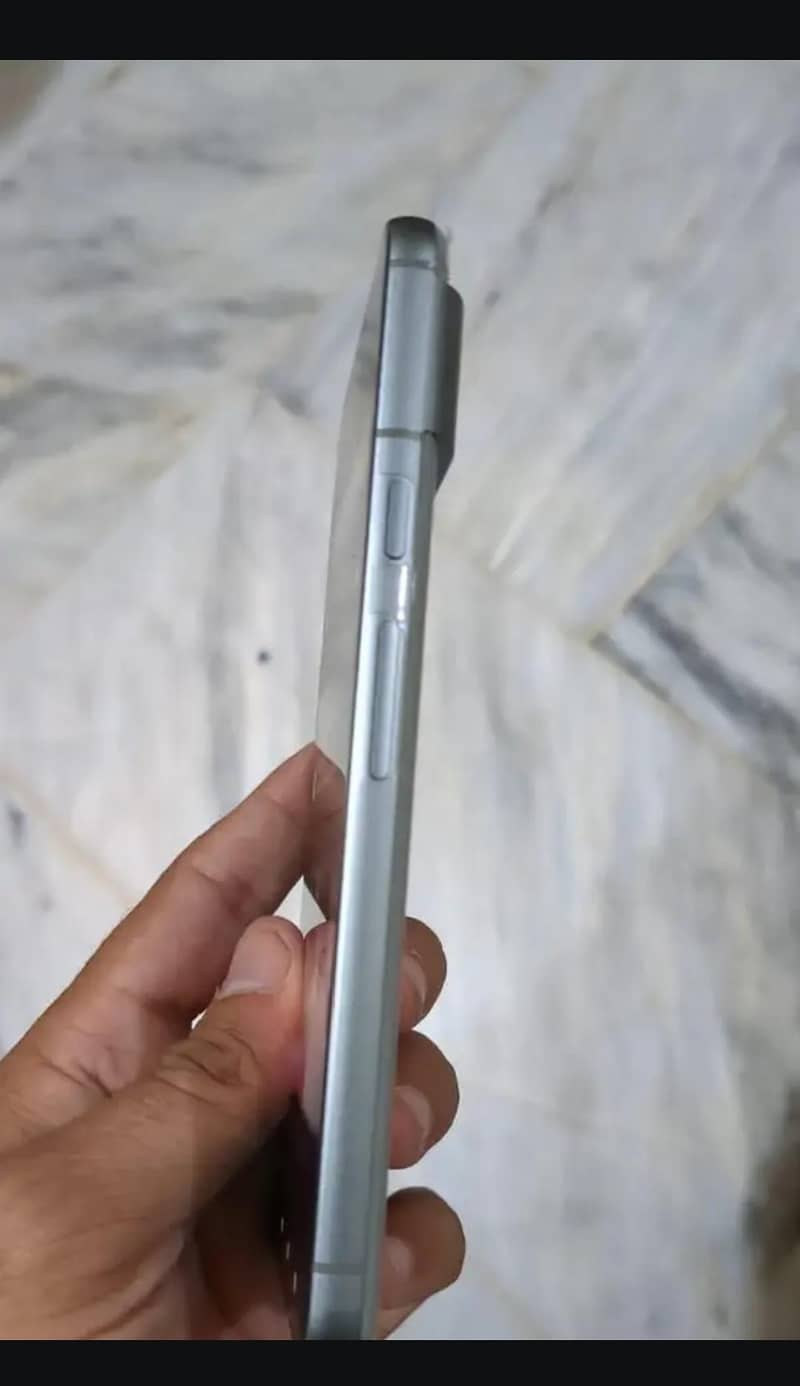 Google Pixel 8 2