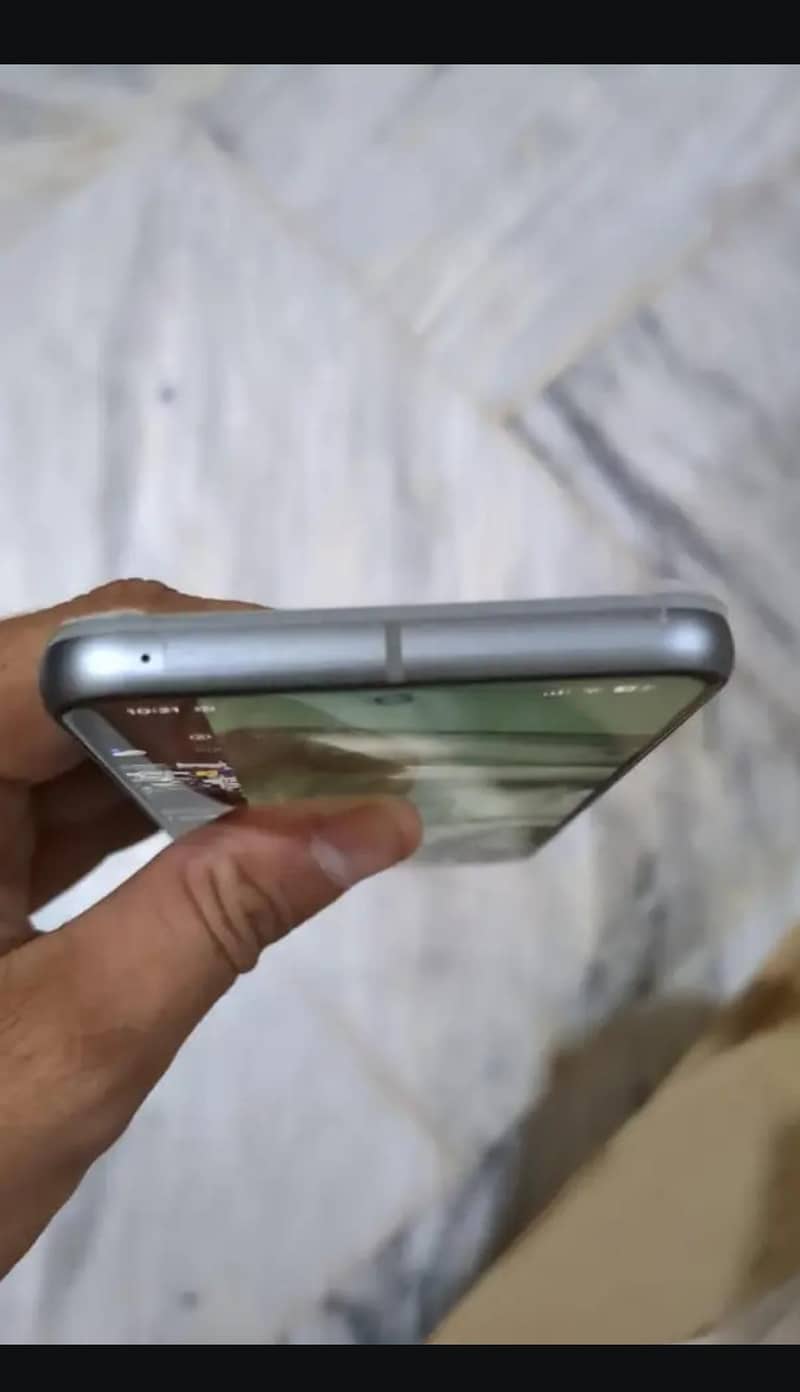 Google Pixel 8 3