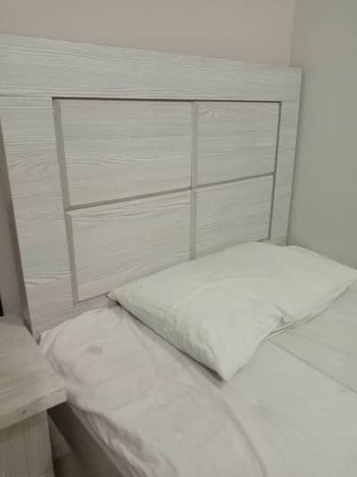 Good condition bed set for sell
