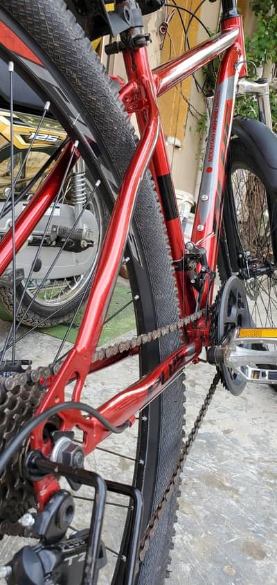 PLUS 29 inch red garry new