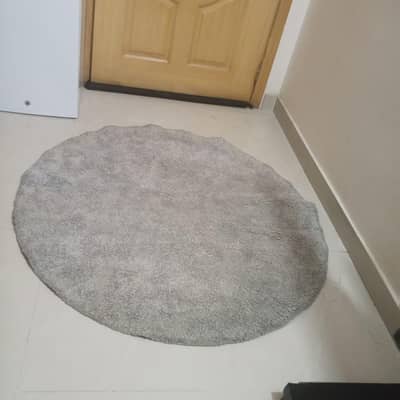 gry fur rug