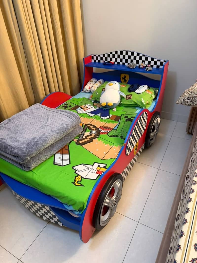 Ferrari theme bed 0