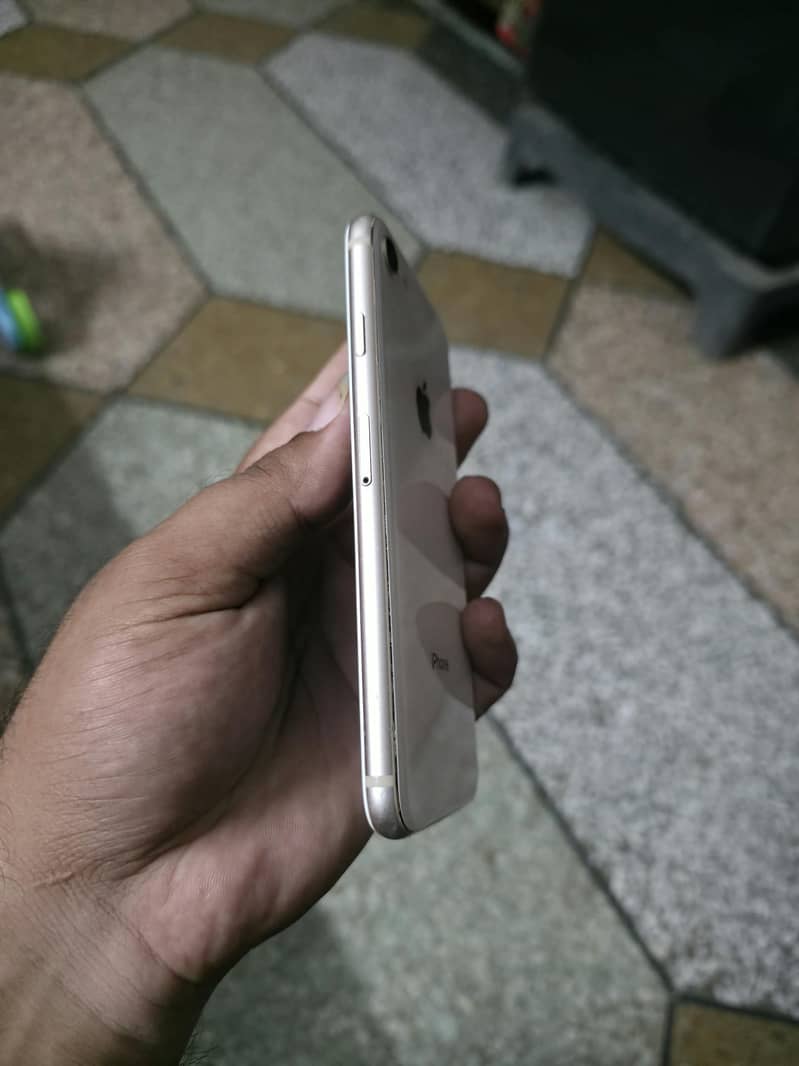 Apple iPhone 8 5