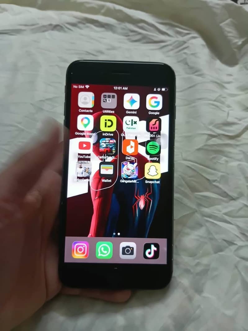 Apple iPhone 8 Plus 3