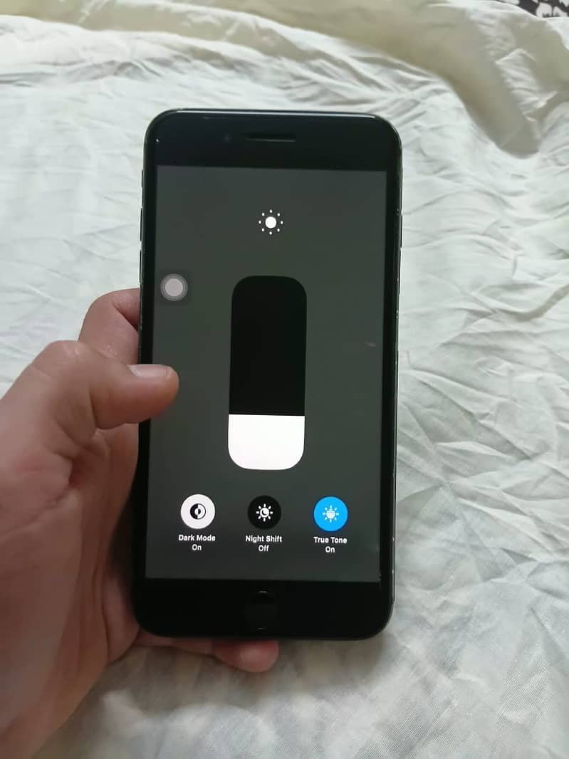 Apple iPhone 8 Plus 9