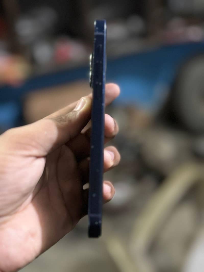 Apple iPhone 11 7