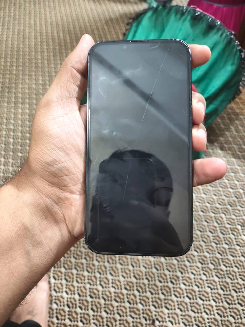 Apple iPhone 13 4