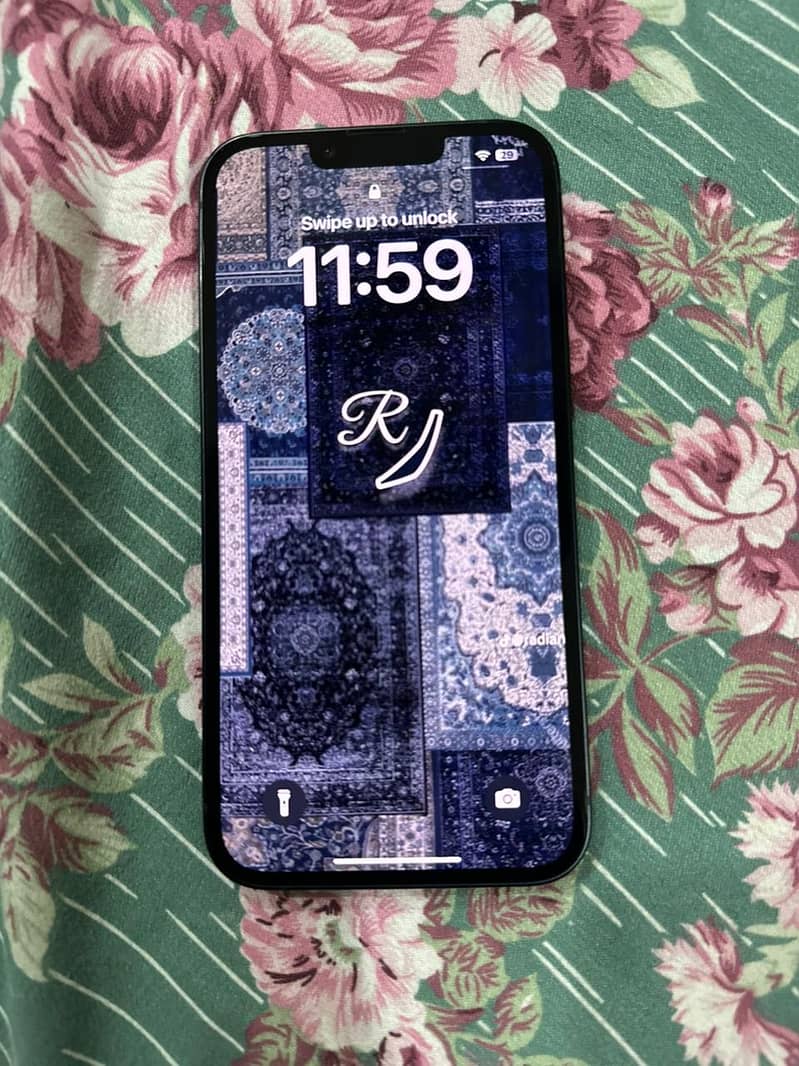 Apple iPhone 13 2