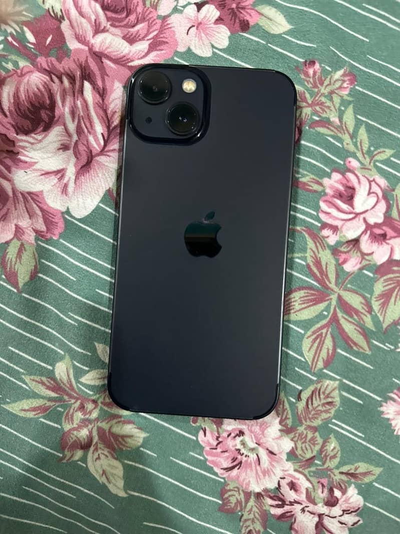 Apple iPhone 13 4