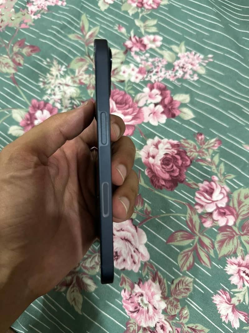 Apple iPhone 13 6