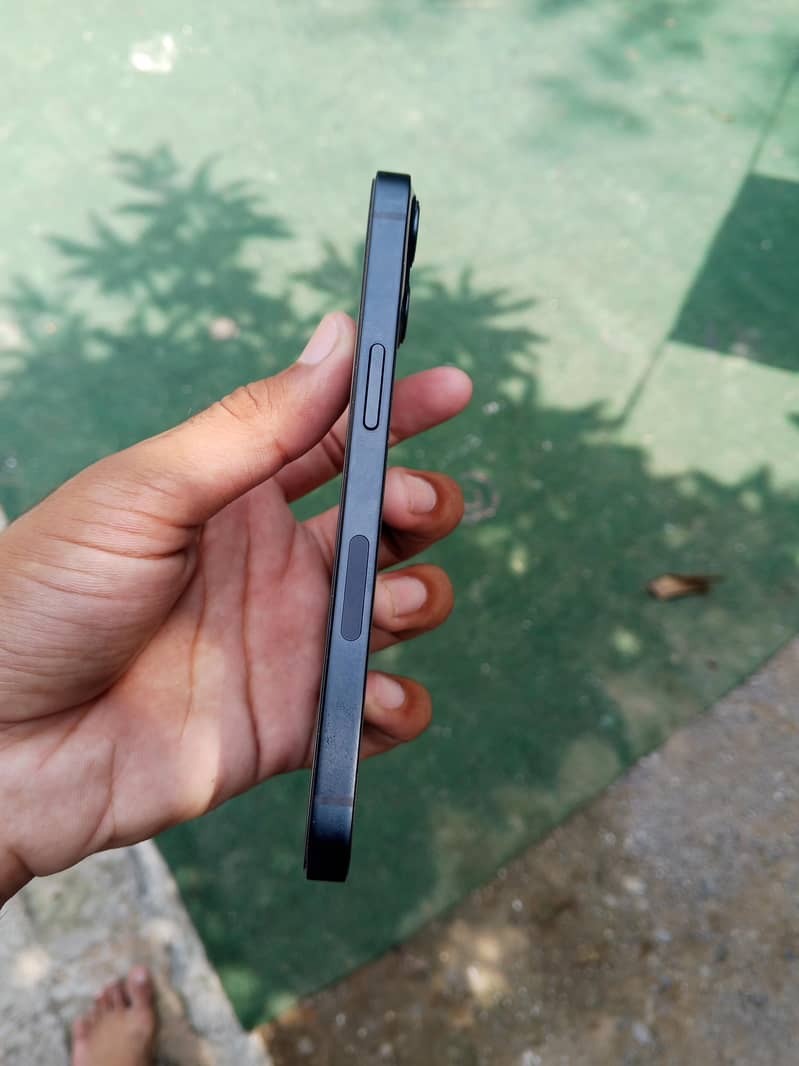 Apple iPhone 13 1