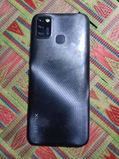 10 by 9 mobile 3gb ram 64gb memory Sirf charger hai sth