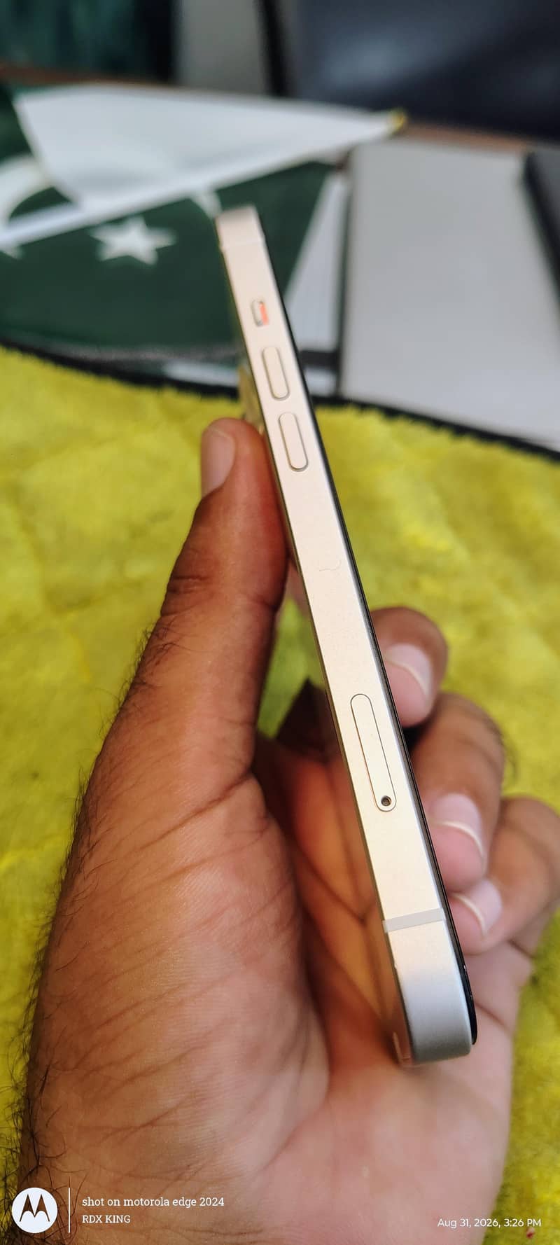 Apple iPhone 13 3