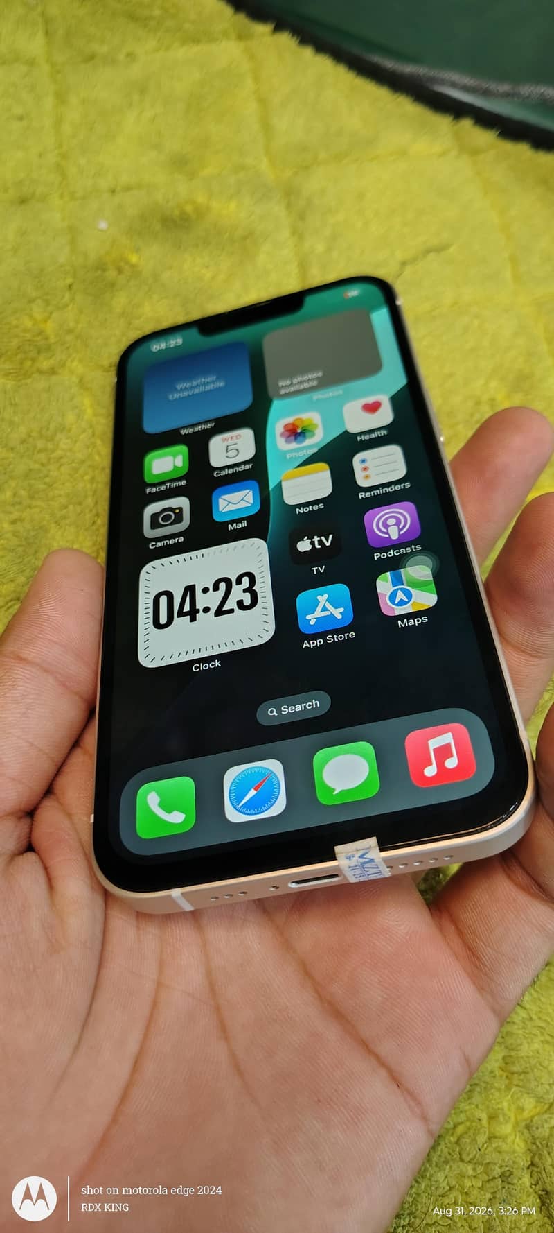 Apple iPhone 13 4