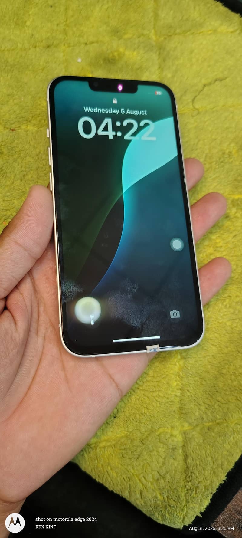 Apple iPhone 13 5