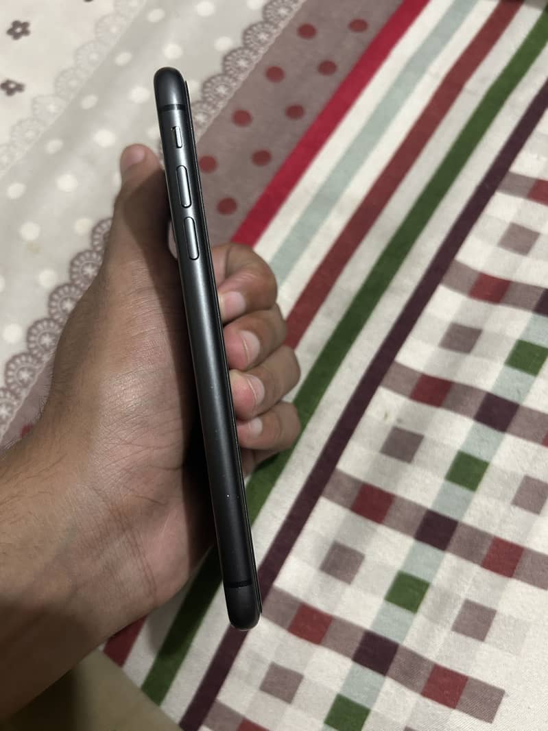 Apple iPhone 11 5