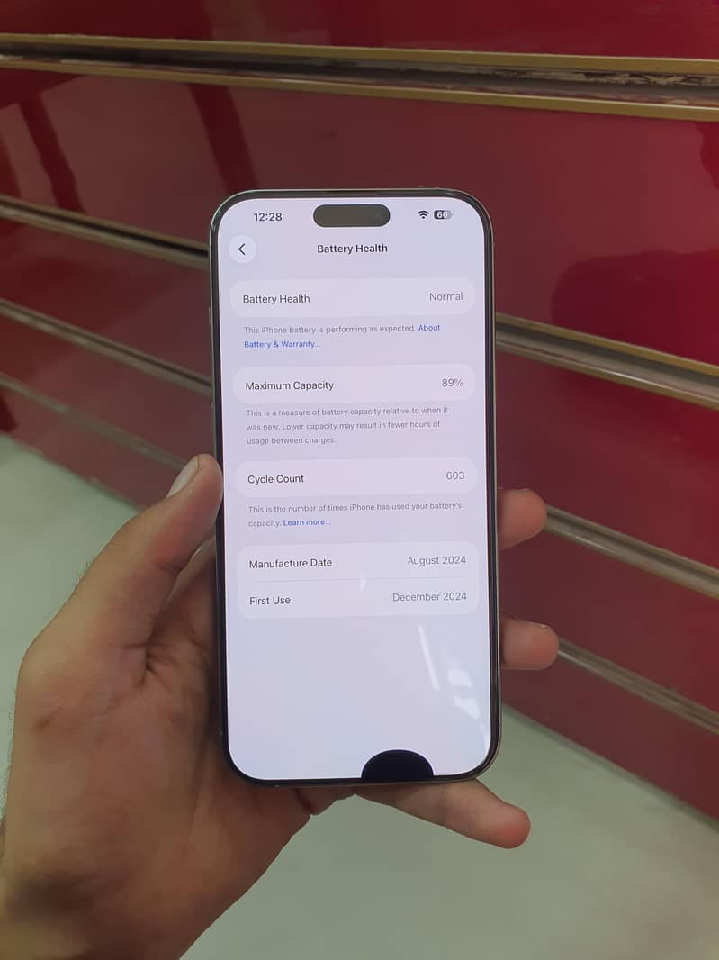 Apple iPhone 16 Pro Max 4