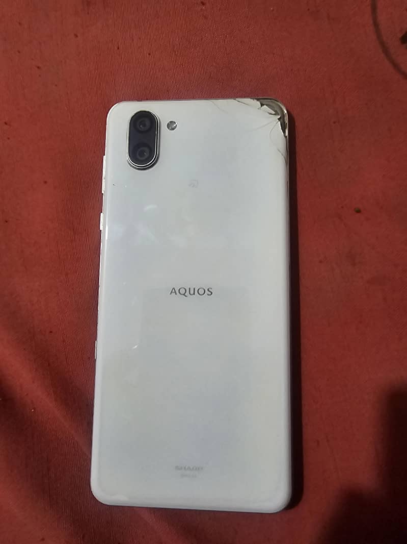 Sharp Aquos R3 1