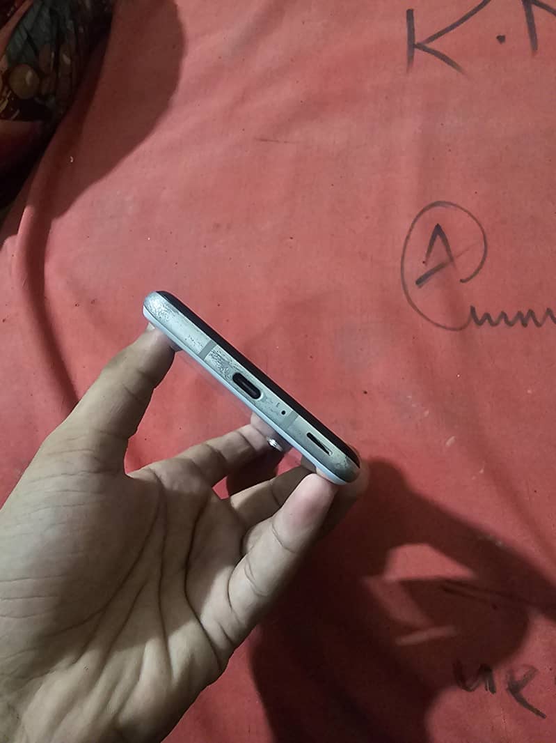 Sharp Aquos R3 2