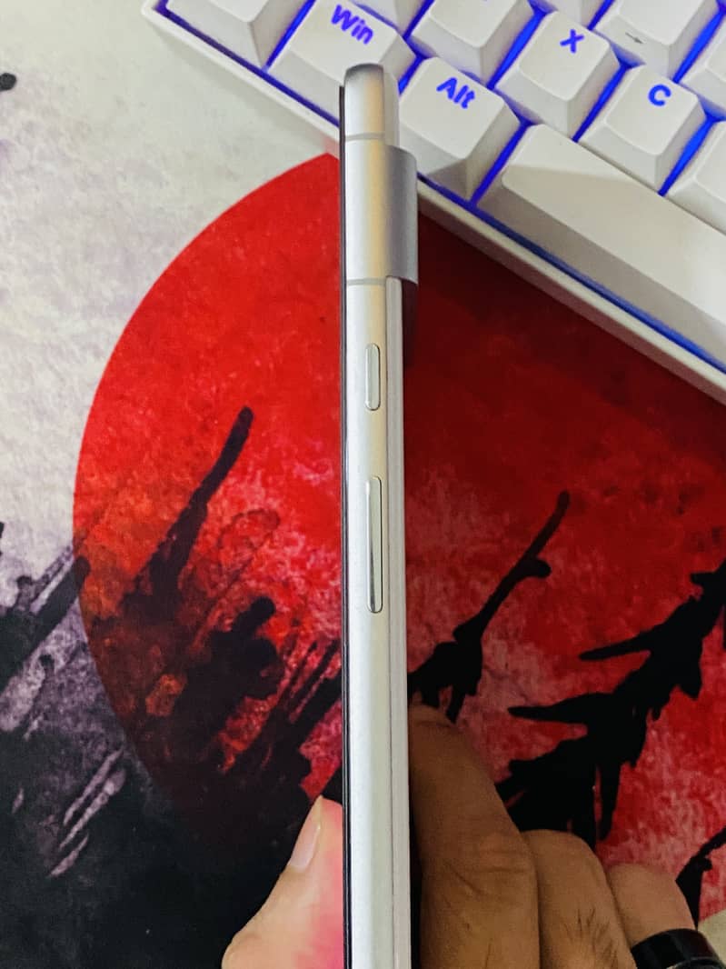 Google Pixel 7 4
