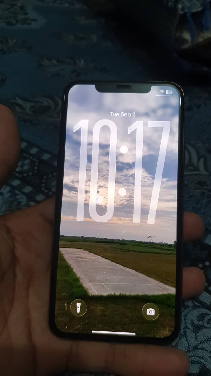 Apple iPhone 11 Pro Max 4