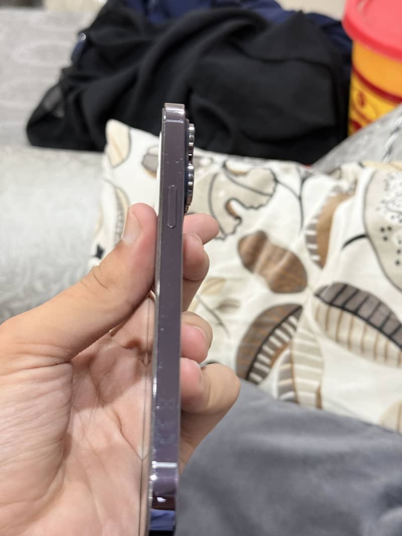 Apple iPhone 14 Pro Max 1