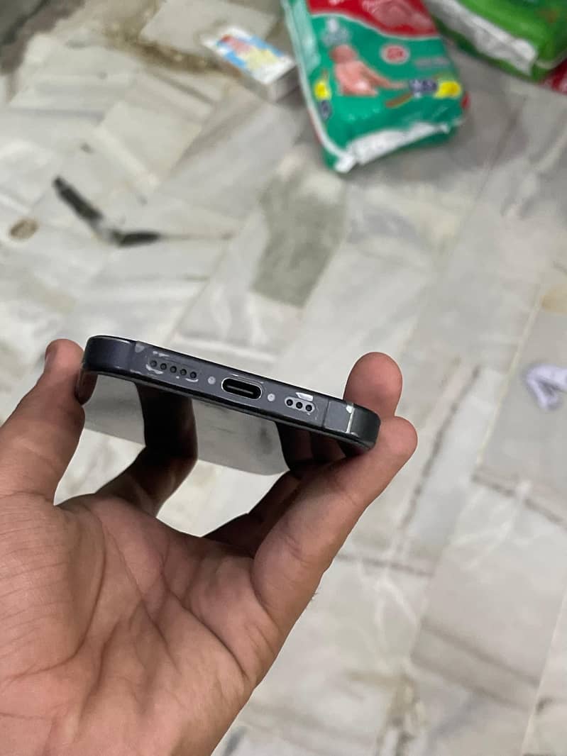 Apple iPhone 15 Pro 7