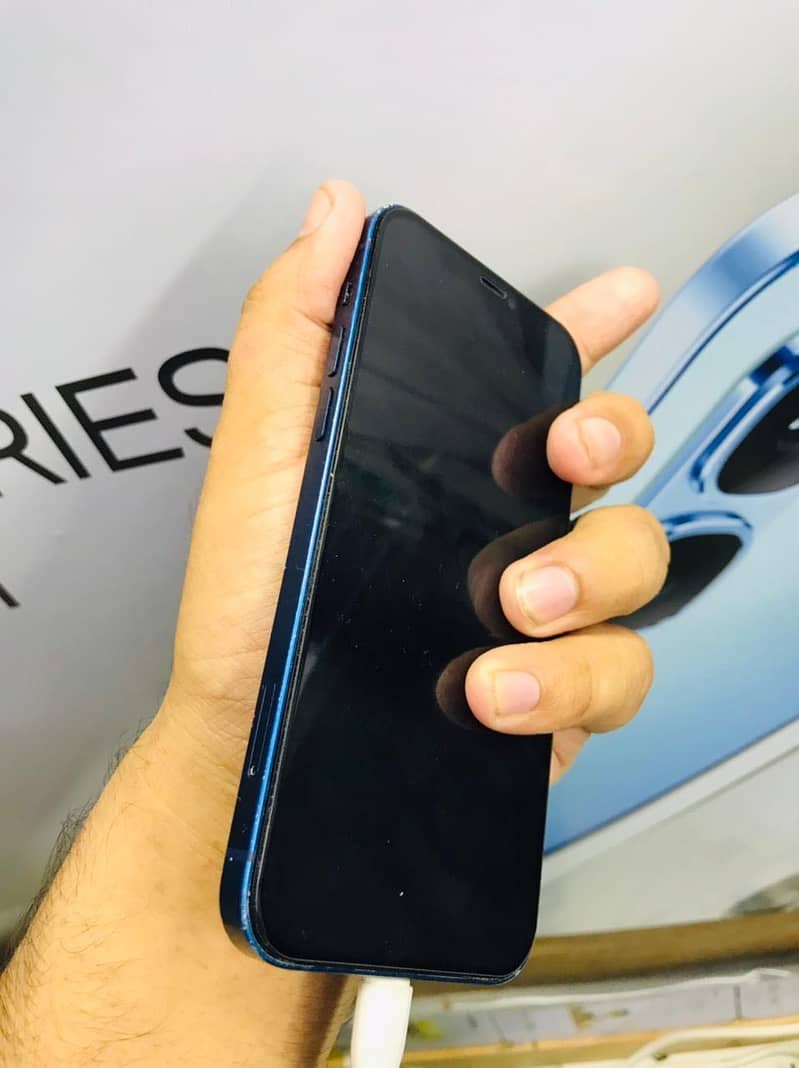 Apple iPhone 12 0
