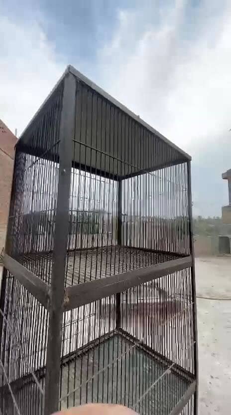 4 Portion Parrot cage 1