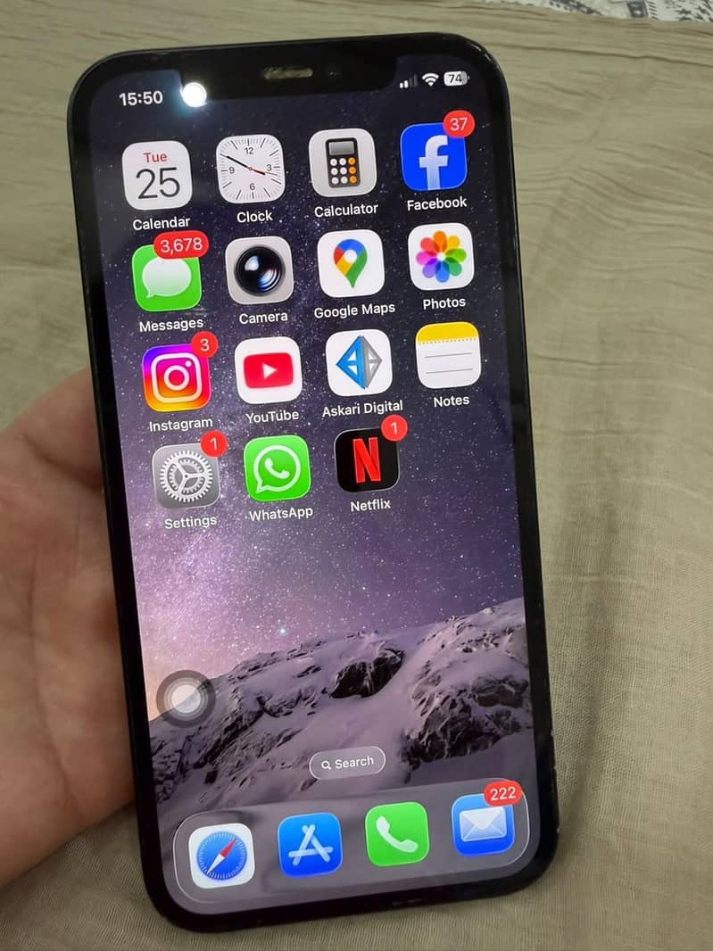 Apple iPhone 12 4