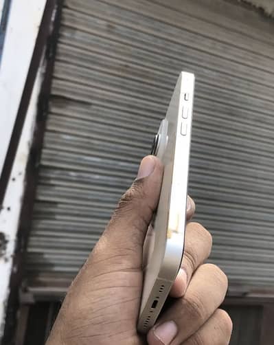 Apple iPhone 14