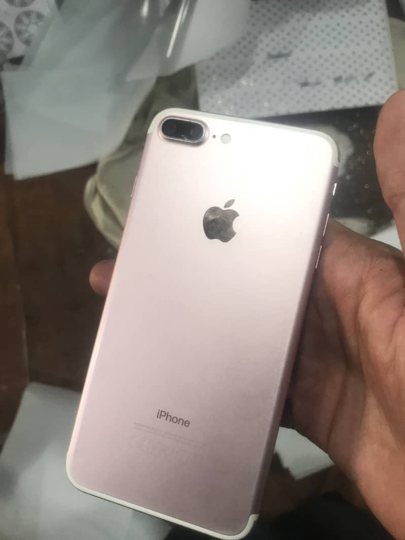 Apple iPhone 7 Plus 2