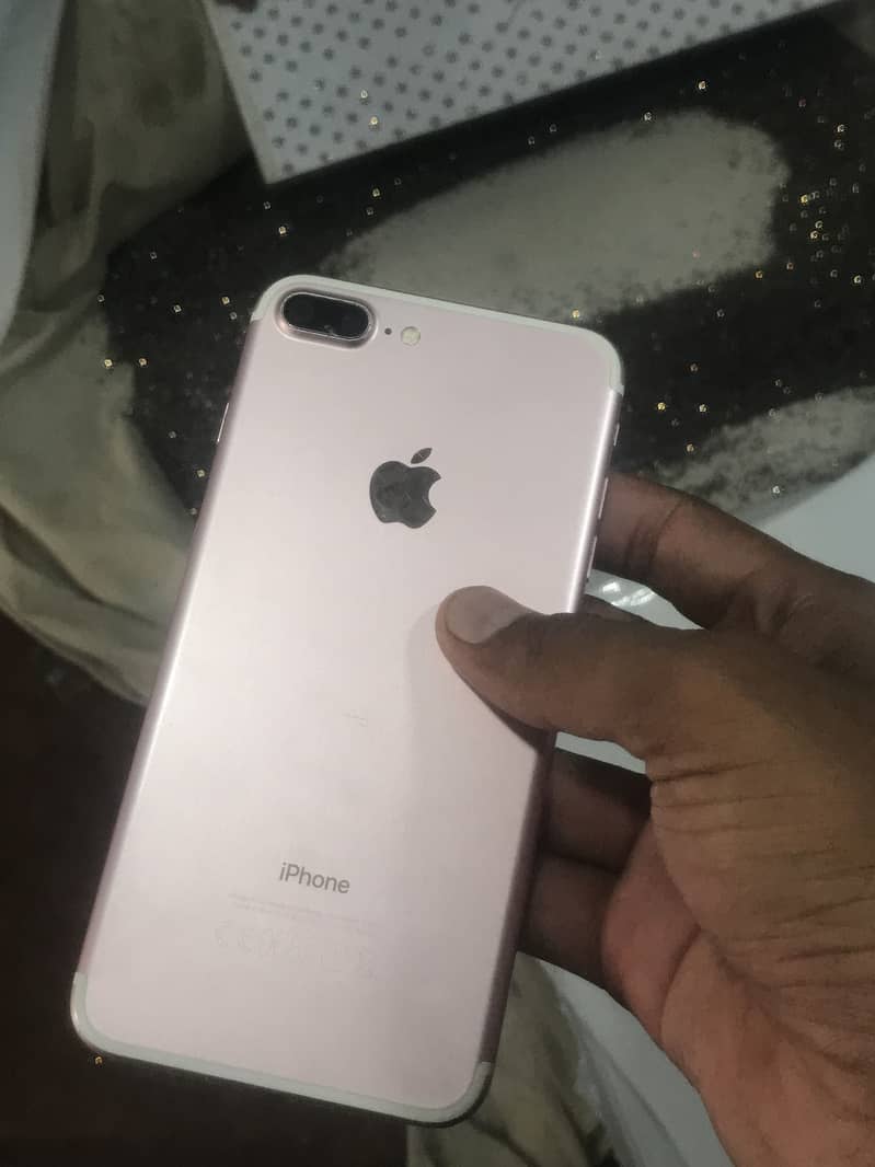 Apple iPhone 7 Plus 3