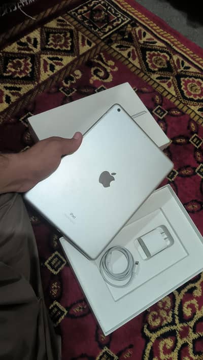 i pad 9th generation with full box