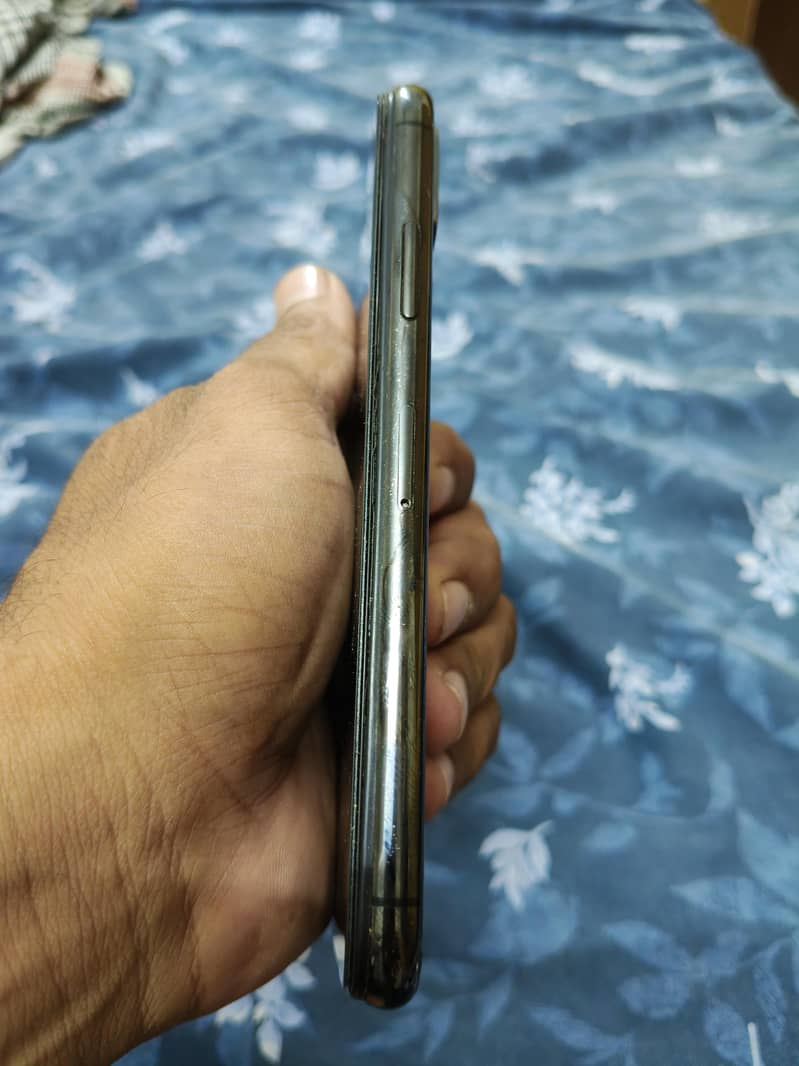 Apple iPhone X 2