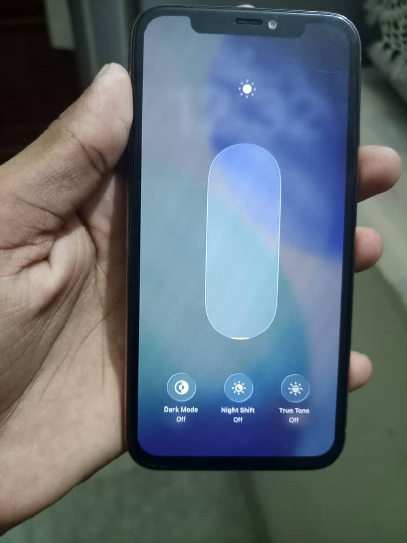 Apple iPhone 11 Pro 4