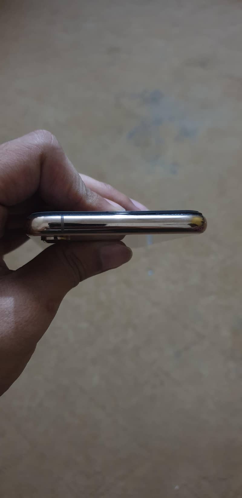 Apple iPhone XS 4