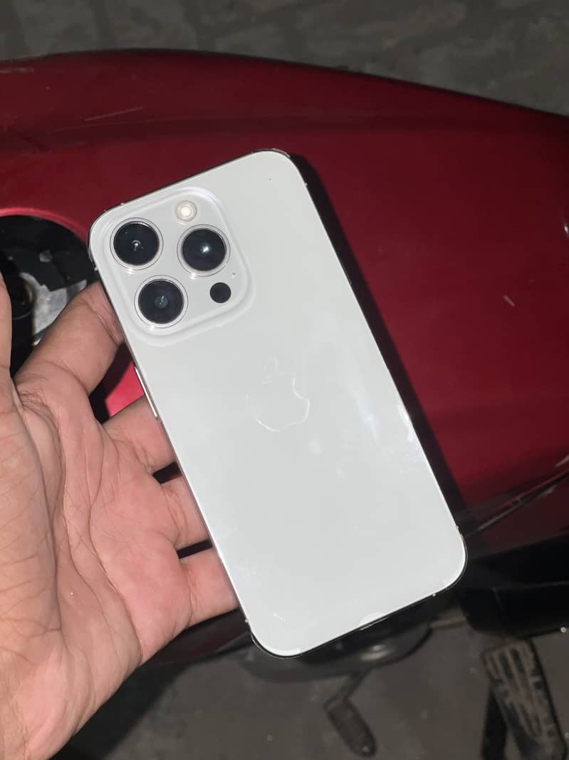 Apple iPhone 15 Pro 1