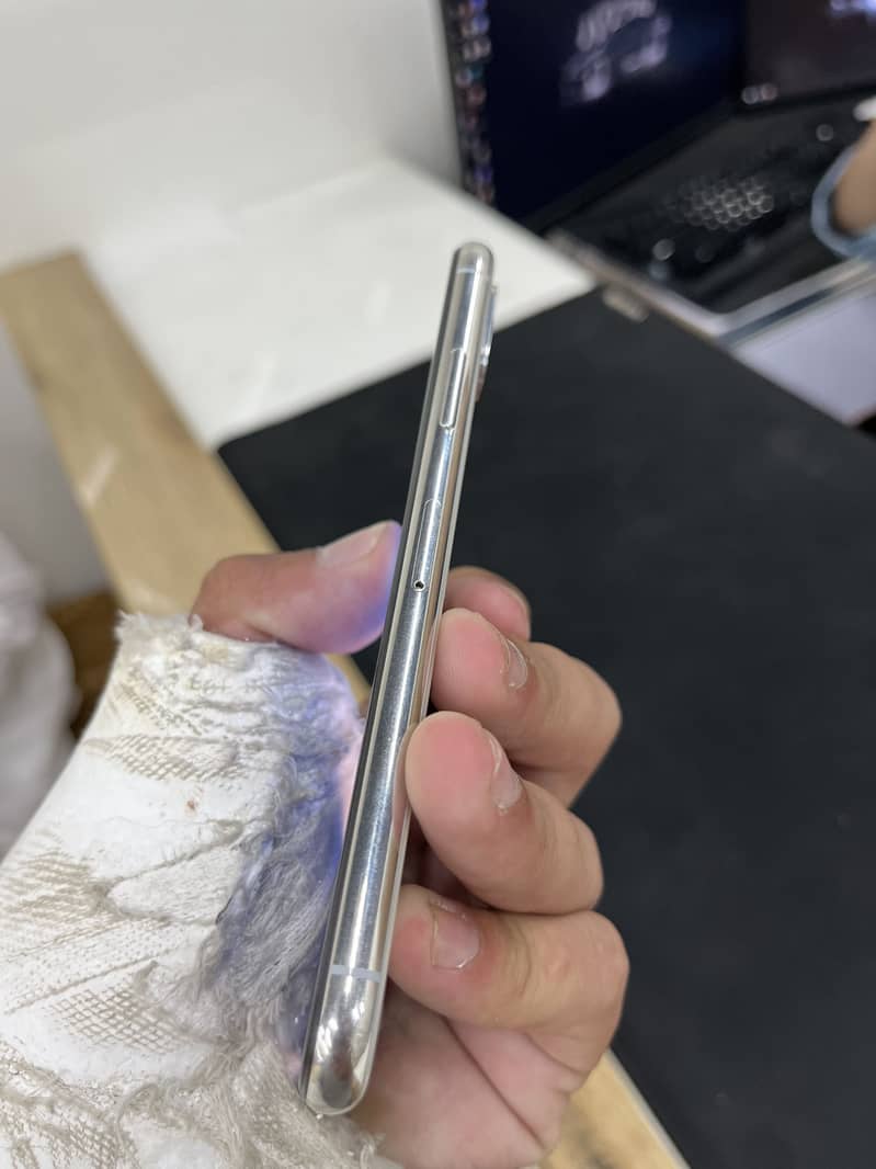 Apple iPhone XS 2