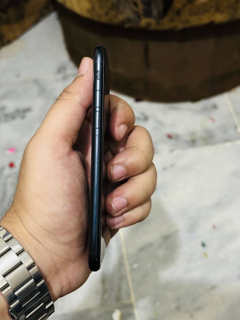 Apple iPhone SE 6