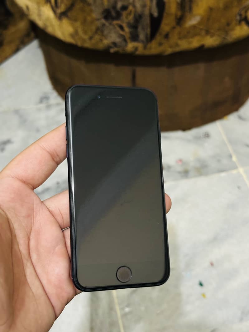 Apple iPhone SE 11
