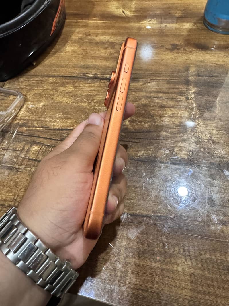 iPhone 17 Pro 4