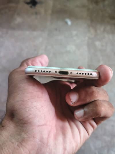 Apple iPhone 7
