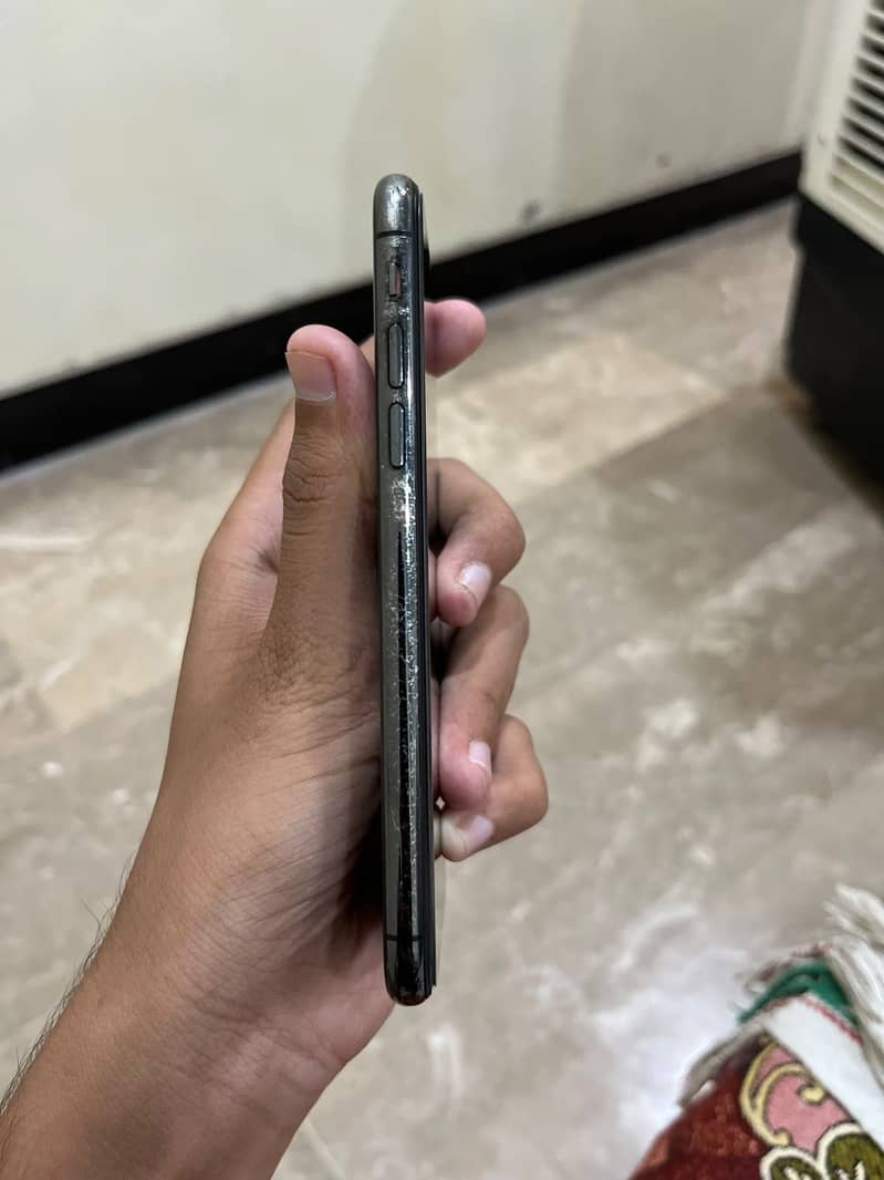 Apple iPhone X 2