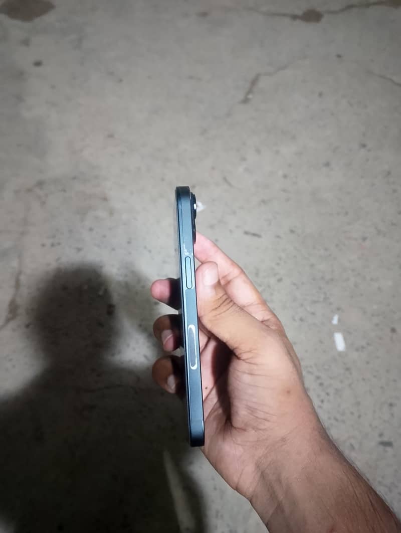 Apple iPhone 14 3