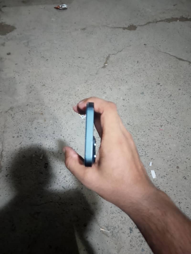 Apple iPhone 14 4