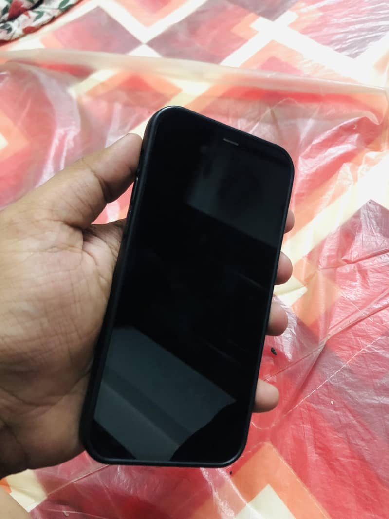 Apple iPhone 12 1